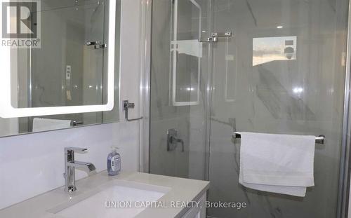 3210 Fairfox Crescent, Mississauga, ON - Indoor Photo Showing Bathroom