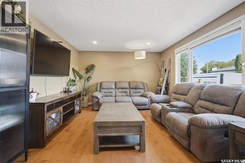 98 Dunsmore Drive, Regina, SK - Indoor
