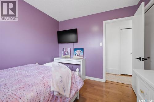 98 Dunsmore Drive, Regina, SK - Indoor Photo Showing Bedroom