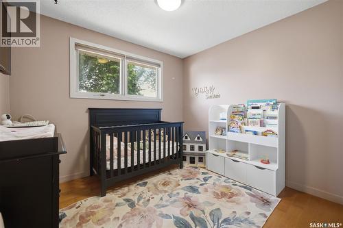 98 Dunsmore Drive, Regina, SK - Indoor Photo Showing Bedroom