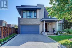7 VALLIERE PLACE W  Toronto, ON M2K 0C9