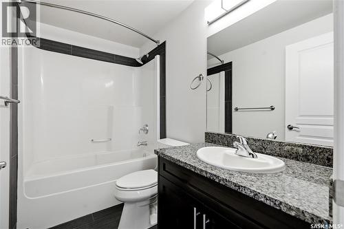 213 412 Willowgrove Square, Saskatoon, SK - Indoor Photo Showing Bathroom