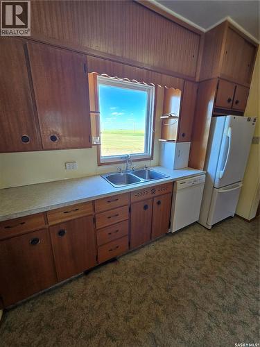 Mccormick Acreage, Weyburn Rm No. 67, SK - Indoor Photo Showing Kitchen With Double Sink