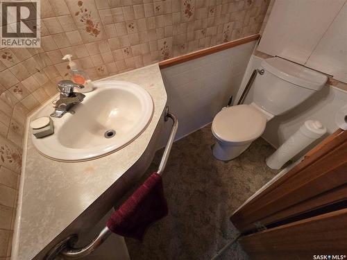 Mccormick Acreage, Weyburn Rm No. 67, SK - Indoor Photo Showing Bathroom