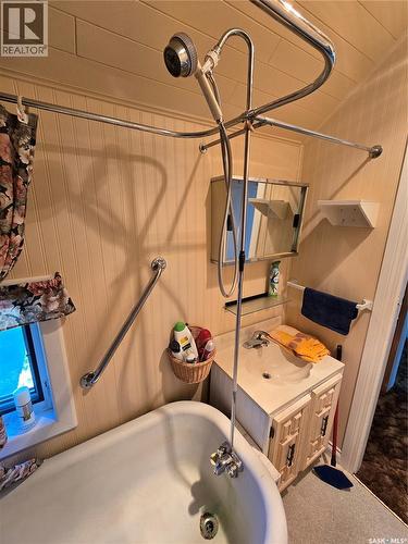 Mccormick Acreage, Weyburn Rm No. 67, SK - Indoor Photo Showing Bathroom