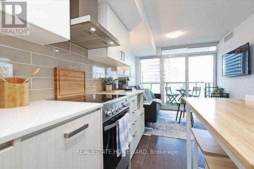 2601 - 125 Redpath Avenue, Toronto, ON - Indoor Photo Showing Kitchen With Upgraded Kitchen