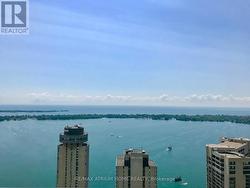 4905 - 33 BAY STREET Toronto, ON M5J 2Z3