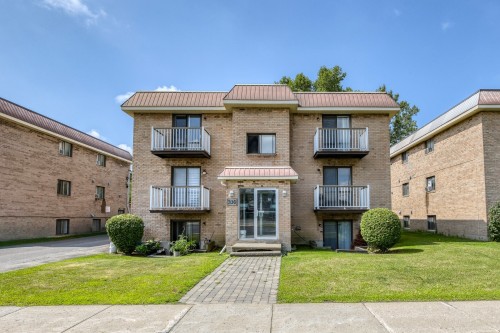 Façade - 336 Boul. Samson, Laval (Sainte-Dorothée), QC - Outdoor With Facade