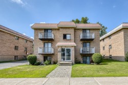 336 Boul. Samson  Laval (Sainte-Dorothée), QC H7X 3C1