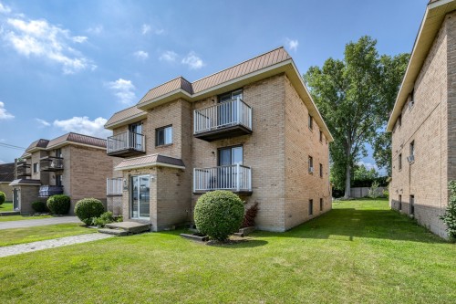 Extérieur - 336 Boul. Samson, Laval (Sainte-Dorothée), QC - Outdoor