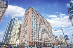 1421 - 111 ST CLAIR AVENUE W Toronto, ON M4V 1N5