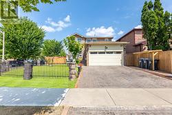 55 ATKINS CIRCLE  Brampton, ON L6X 4B9