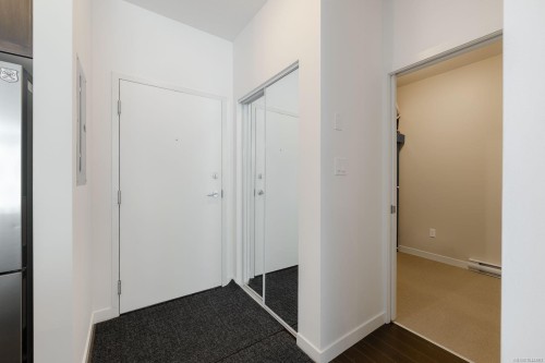 #207-99 Chapel St, Nanaimo, BC - Indoor Photo Showing Other Room