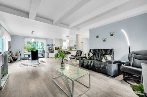 Vue d'ensemble - 110 Rue Philipon, Saint-Calixte, QC - Indoor Photo Showing Living Room