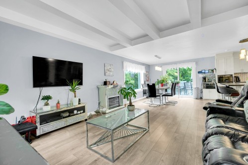 Vue d'ensemble - 110 Rue Philipon, Saint-Calixte, QC - Indoor Photo Showing Living Room With Fireplace