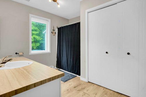 Salle de bains - 130 Rue Philipon, Saint-Calixte, QC - Indoor