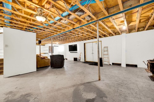 Sous-sol - 130 Rue Philipon, Saint-Calixte, QC - Indoor Photo Showing Basement