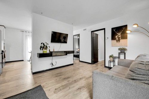 Salon - 130 Rue Philipon, Saint-Calixte, QC - Indoor Photo Showing Living Room