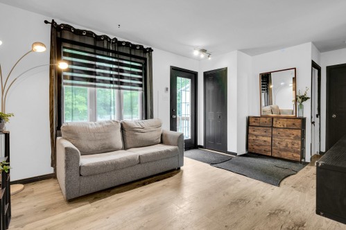 Salon - 130 Rue Philipon, Saint-Calixte, QC - Indoor Photo Showing Living Room
