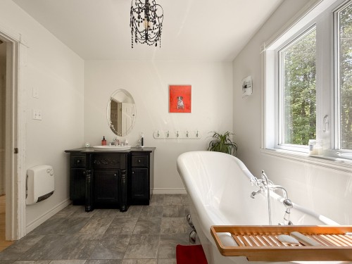 Salle de bains - 850 Ch. Des Thuyas, Shawinigan, QC - Indoor Photo Showing Bathroom