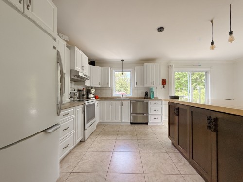 Cuisine - 850 Ch. Des Thuyas, Shawinigan, QC - Indoor Photo Showing Kitchen With Upgraded Kitchen
