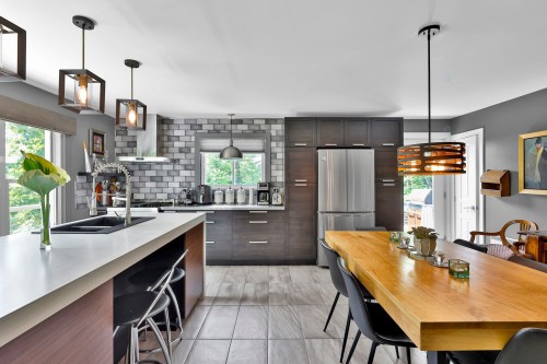 Cuisine - 310 Ch. De Brébeuf, Mont-Tremblant, QC - Indoor Photo Showing Kitchen With Double Sink
