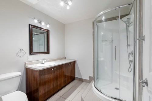Salle de bains - 644 Rue Des Sureaux, Saint-Jérôme, QC - Indoor Photo Showing Bathroom