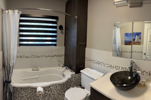 Salle de bains - 148 Rue Cherrier, Repentigny (Repentigny), QC - Indoor Photo Showing Bathroom