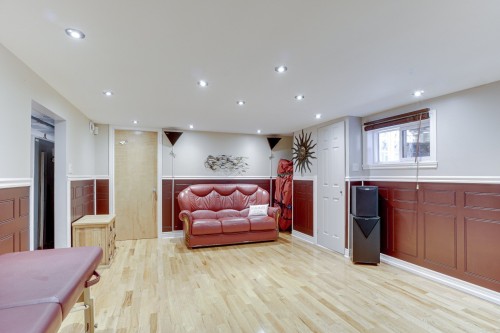 Salle familiale - 148 Rue Cherrier, Repentigny (Repentigny), QC - Indoor