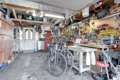 Garage - 148 Rue Cherrier, Repentigny (Repentigny), QC - Indoor Photo Showing Garage