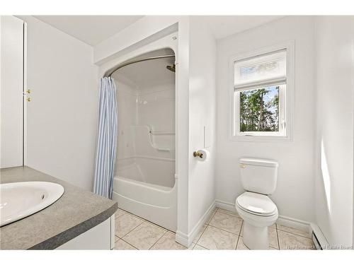 33 Robichaud Crt, Dieppe, NB 