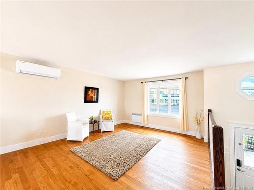 527 St Anne Rd, Bathurst, NB - Indoor