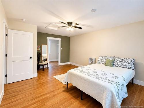 527 St Anne Rd, Bathurst, NB - Indoor Photo Showing Bedroom