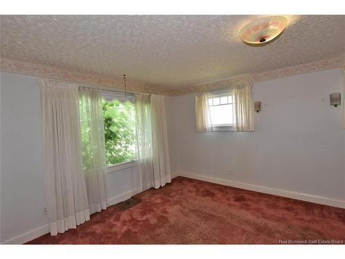 865 Barker St, Fredericton, NB 
