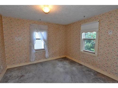 865 Barker St, Fredericton, NB 