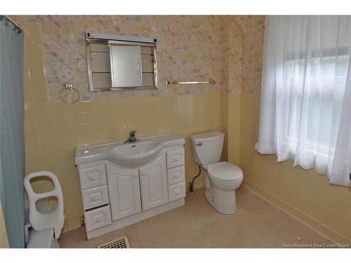 865 Barker St, Fredericton, NB 