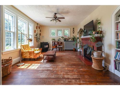 2 Glenburn Crt, Saint John, NB 