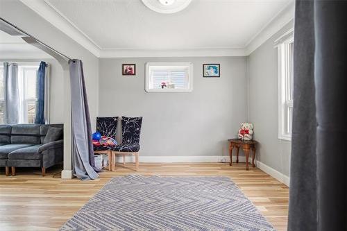 384 Magnus Ave, Winnipeg, MB - Indoor Photo Showing Other Room