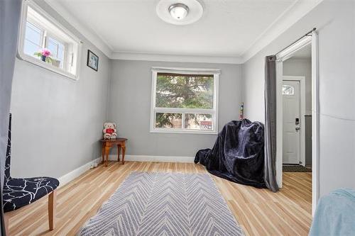 384 Magnus Ave, Winnipeg, MB - Indoor Photo Showing Other Room
