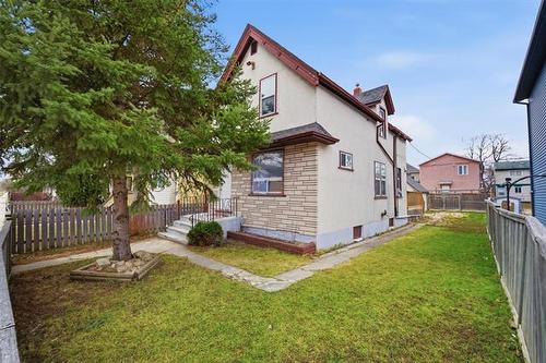 384 Magnus Ave, Winnipeg, MB - Outdoor