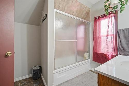 384 Magnus Ave, Winnipeg, MB - Indoor Photo Showing Bathroom