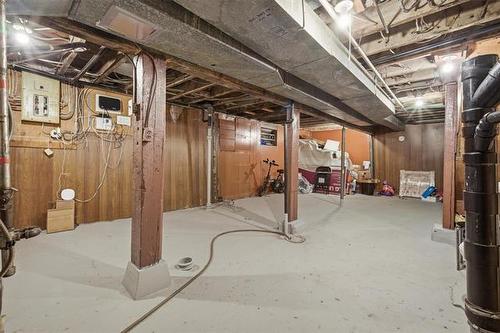 384 Magnus Ave, Winnipeg, MB - Indoor Photo Showing Basement