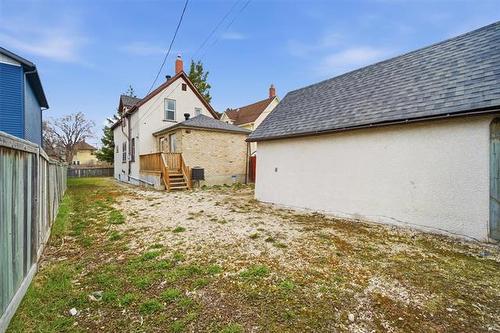 384 Magnus Ave, Winnipeg, MB - Outdoor