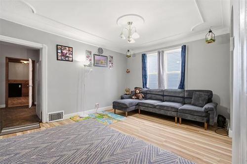 384 Magnus Ave, Winnipeg, MB - Indoor