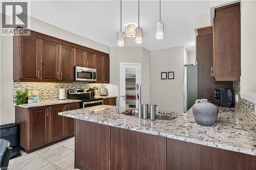 522 Woodbine Avenue, Kitchener, ON - Indoor Photo Showing Kitchen With Upgraded Kitchen