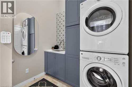 522 Woodbine Avenue, Kitchener, ON - Indoor Photo Showing Laundry Room