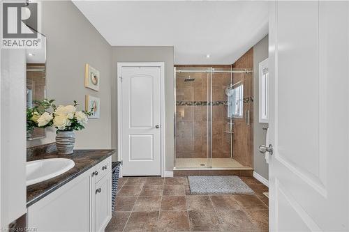 522 Woodbine Avenue, Kitchener, ON - Indoor Photo Showing Bathroom