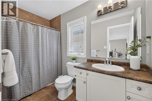 522 Woodbine Avenue, Kitchener, ON - Indoor Photo Showing Bathroom