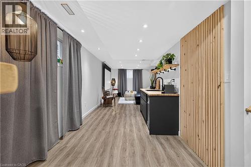 522 Woodbine Avenue, Kitchener, ON - Indoor Photo Showing Other Room