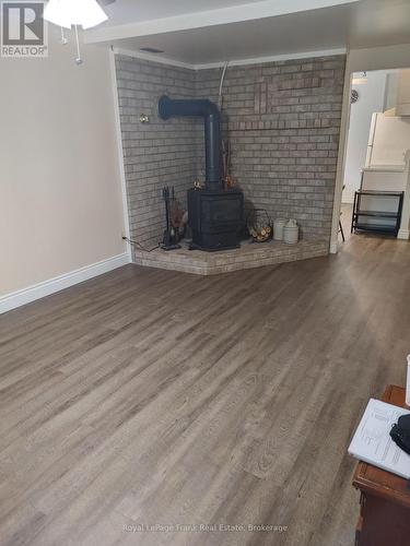 832 FERNDALE STREET , Oshawa (Northglen), Ontario L1J 5L7 2